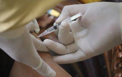 В Украине бустерную дозу COVID-вакцины не сделали более 12 млн человек - korrespondent.net - Украина