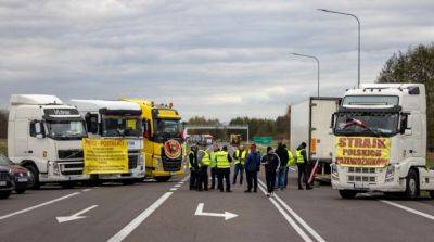 Правительство Польши договорилось с перевозчиками о приостановке протеста на границе – Reuters - ru.slovoidilo.ua - Украина - Польша - Reuters - Блокада
