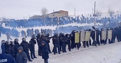 Радий Хабиров - В российской Башкирии массовые беспорядки: тысячи людей вышли на протесты, есть раненые (видео) - focus.ua - Россия - Украина - Башкирия - Russia - Протесты