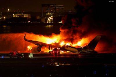 При аварии самолета JAL в аэропорту Токио погибли пять человек - obzor.lt - Токио - Япония - Токио