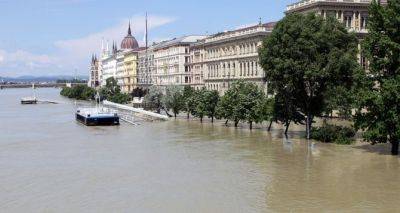 Опасность заражения на побережье в Венгрии после наводнения - cxid.info - Венгрия - Будапешт - Экология