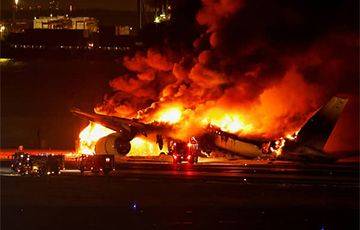Пожар на борту: как экипаж безупречно эвакуировал пассажиров из горящего самолета - charter97.org - Токио - Белоруссия - Япония