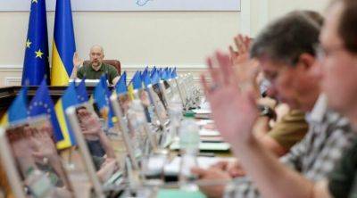 Денис Шмыгаль - Только не удивляйтесь: теперь госслужащие будут получать зарплаты совсем по другой системе - hyser.com.ua - Украина