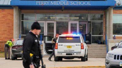 Стрельба в школе Айовы: несколько раненых, нападавший покончил с собой - obzor.lt - США - штат Айова
