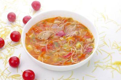 И не нужно заморачиваться с бульоном: рецепт быстрого и сытного супа с тушенкой, вермишелью и картошкой - hyser.com.ua - Украина
