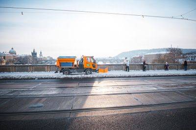 Зденек Гржиб - В Праге увеличат концентрацию соли на тротуарах - vinegret.cz - Чехия - Прага