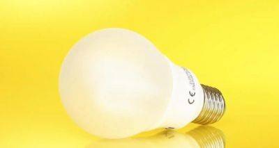 Не выкидывайте перегоревшую лампочку: возьмите 1 мм фольги — будет светить еще год - cxid.info