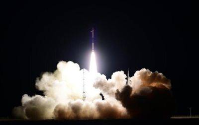 Китай запустил первую партию спутников в новом году - korrespondent.net - Китай - Украина - Ракеты