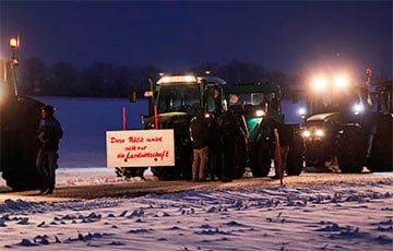 В Германии фермеры на сотнях тракторов заблокировали дороги по всей стране - charter97.org - Белоруссия - Германия