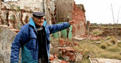 "Самый одинокий человек в мире": мужчина живет в заброшенной деревне после потопа (фото) - focus.ua - Украина - Англия - Аргентина - Буэнос-Айрес