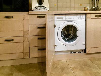 Это очень большая ошибка: по какой причине стиральную машинку лучше не ставить на кухне - hyser.com.ua - Украина