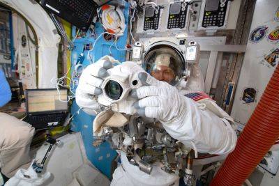 Астронавты на МКС получили в подарок современные беззеркальные фотокамеры - universemagazine.com