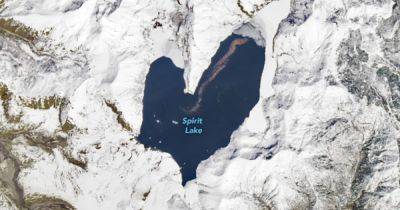 Тату в виде сердца на коже Земли: как появилось удивительное озеро со смертоносной историей (фото) - focus.ua