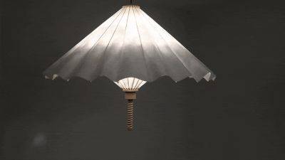 Дизайнер из Франции придумал необычную лампу в виде зонта - chudo.tech - Франция - Новости