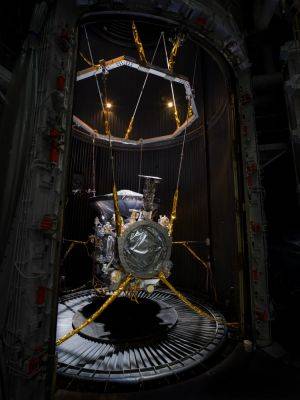 Вибрации, удары и вакуумная камера: Europa Clipper готовится к полету в космос - universemagazine.com