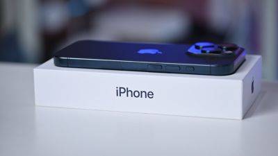 Марк Гурман - denis19 - Специалисты фирменных магазинов Apple Store с апреля 2024 года смогут обновлять iPhone без вскрытия упаковки - habr.com