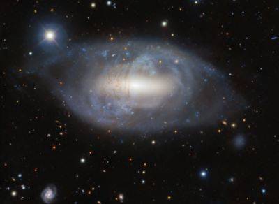 Телескоп Gemini North сфотографировал космическую спираль с кольцом - universemagazine.com