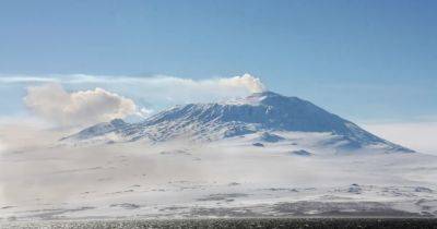 Самый свирепый вулкан Антарктиды выбрасывает в небо золото: по 80 грамм ежедневно - focus.ua - Антарктида