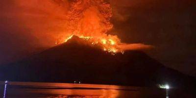 Индонезия - Страшные кадры. В Индонезии началось извержение вулкана - techno.nv.ua - Indonesia - Reuters