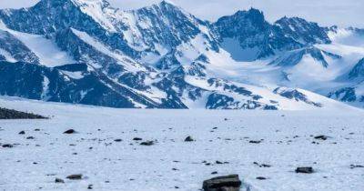 Тысячи метеоритов исчезают в Антарктиде и уносят с собой тайны космоса: в чем причина (фото) - focus.ua - Антарктида
