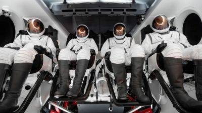 TravisMacrif - SpaceX представила скафандр для астронавтов Extravehicular Activity Suit для выхода в открытый космос - habr.com