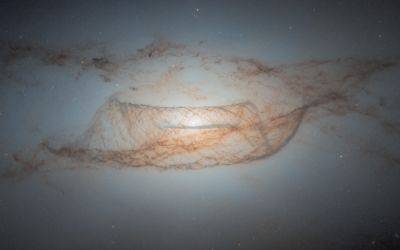 Hubble сфотографировал редкую галактику - universemagazine.com