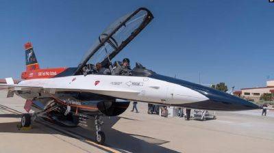 Искусственный интеллект за штурвалом истребителя: ВВС США сообщили об успешном испытании беспилотного самолета X-62A VISTA на базе F-16 - gagadget.com - США