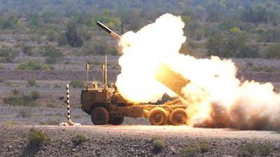 Армия США успешно провела первые огневые испытания беспилотной ракетной системы HIMARS, которая сможет применять баллистические ракеты PrSM дальностью до 500 км - gagadget.com - США - шт. Аризона - Калибр