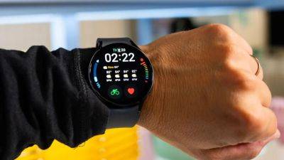 Samsung исправила проблему перезагрузки Galaxy Watch с помощью обновления для циферблата Digital Neon - gagadget.com