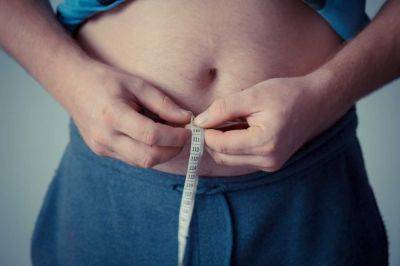 Привычки, из-за которых появляется жир на животе, назвали эксперты - cursorinfo.co.il