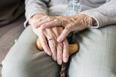 92-летняя китаянка совершила дерзкий побег из дома престарелых - видео - cursorinfo.co.il - Китай