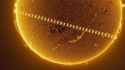 denis19 - Астрофотограф Мигель Кларо сделал покадровую фотографию прохода МКС по диску Солнца - habr.com - Франция - Португалия