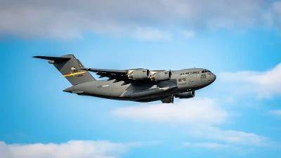 Ютуберы сняли видео на транспортном самолете военно-воздушных сил США - zakon.kz - США