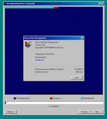 denis19 - Разработчик представил веб-сайт, который имитирует работу утилиты Disk Defragmenter в Windows 98, включая звуки HDD - habr.com