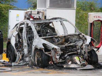 В США на зарядной станции Tesla Supercharger сгорел электромобиль Model Y