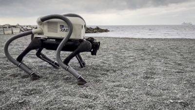 В Италии замечен робот-собака с пылесосом на ногах, который убирает пляж - chudo.tech - Китай - Италия - Новости