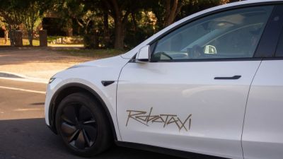 TravisMacrif - Пользователь роботакси Tesla показал, что страхующий водитель в салоне задремал за рулём - habr.com - Техас - Сан-Франциско - шт. Калифорния - шт. Аризона