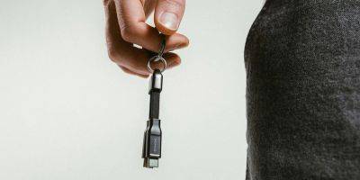 Незаменимый брелок: Nomad выпустила мощный мини-кабель ChargeKey V2 c поддержкой зарядки до 240 Вт - gagadget.com