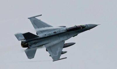 Вместо советского хлама: Болгария получила свой первый F-16D - gagadget.com - США - Польша - Болгария