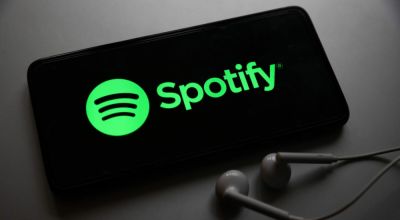 Claude Code - runawayllm - «Ни строчки кода с декабря»: Spotify перевела лучших инженеров на Claude Code - habr.com