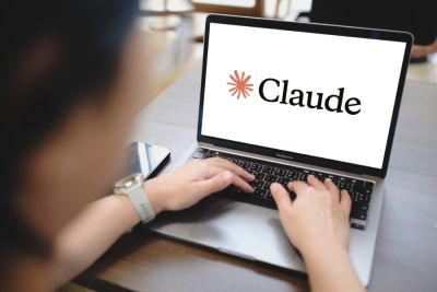 runawayllm - Для Claude запустили Dispatch — безопасный аналог OpenClaw - habr.com - Китай