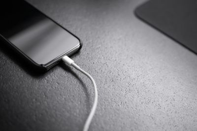 Стоит ли отключать смартфон перед сном - ответ экспертов - cursorinfo.co.il