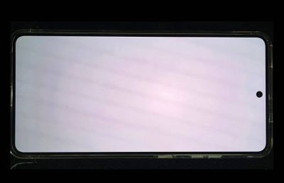 Владельцы Samsung Galaxy S26 Ultra пожаловались на красное пятно в центре экрана - ilenta.com